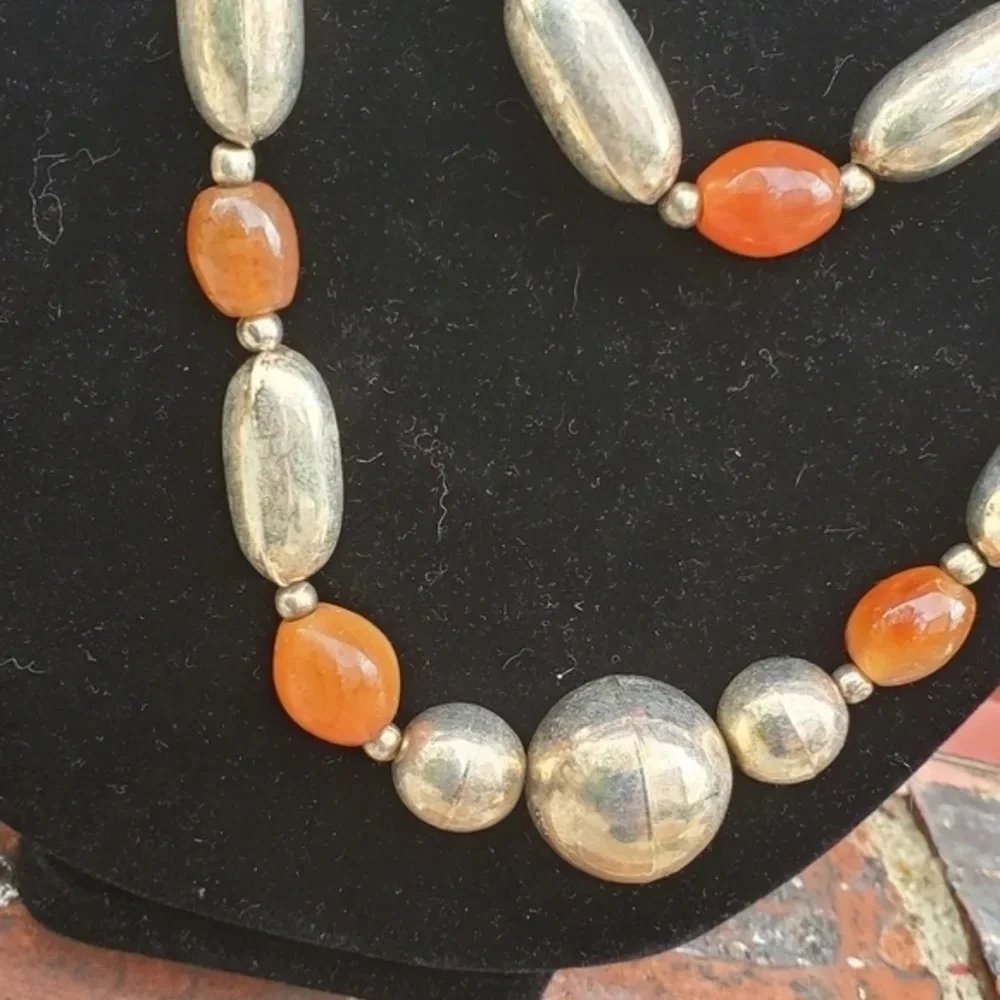 Vintage  Liquid Silver & Carneloan Double strand necklace‎